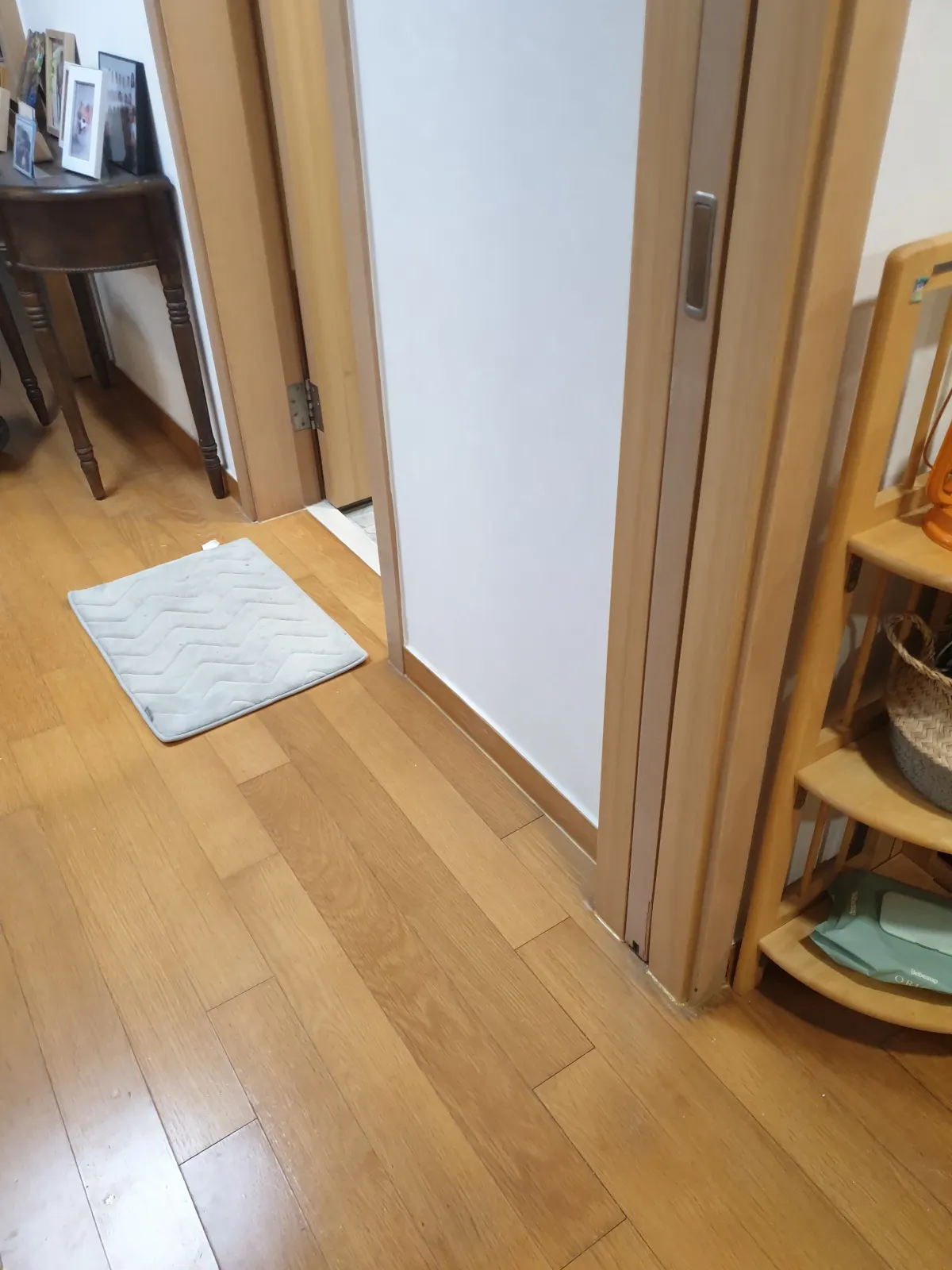미닫이 문틀 교체 시공 후